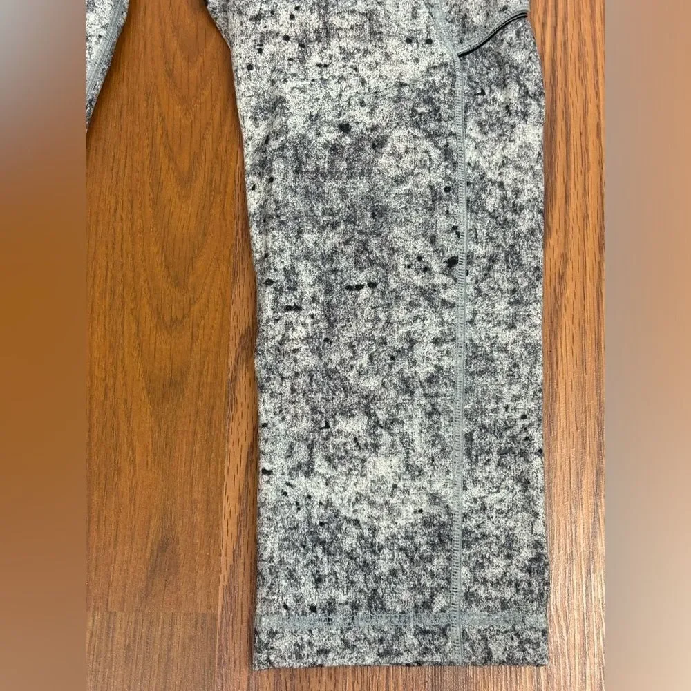 LULULEMON Speed Up Crop 21